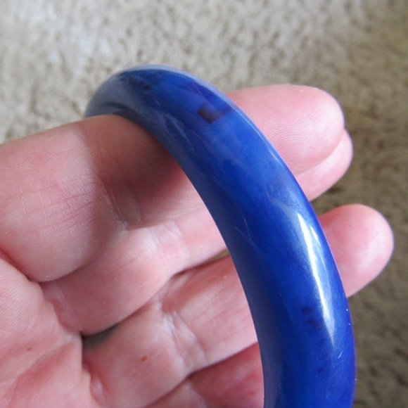 Vintage Blue Lucite Marbled Bangle Bracelet - Picture 3 of 4